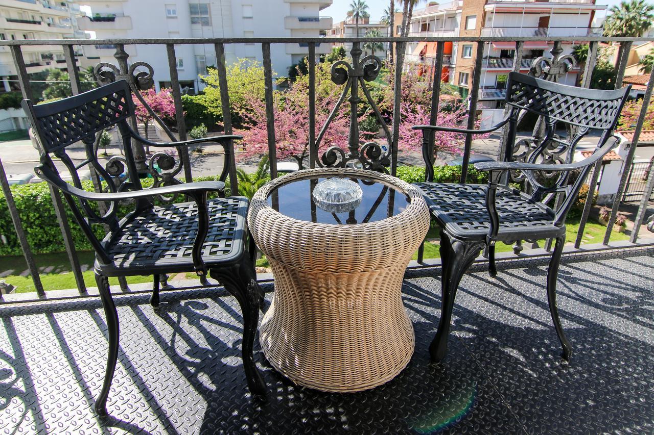 Hotel Capri Sitges Luaran gambar