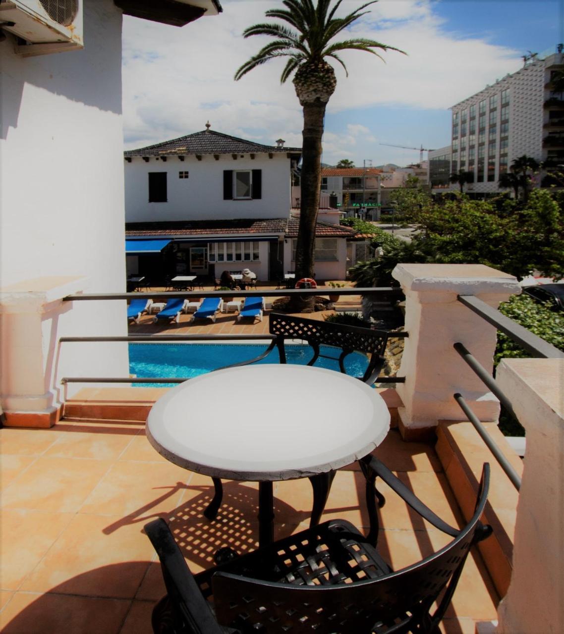 Hotel Capri Sitges Luaran gambar