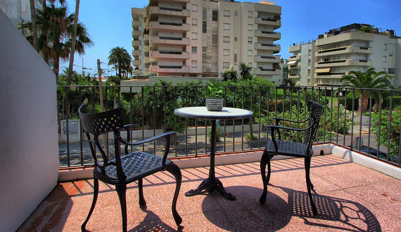 Hotel Capri Sitges Luaran gambar
