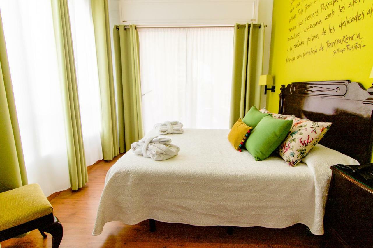 Hotel Capri Sitges Luaran gambar